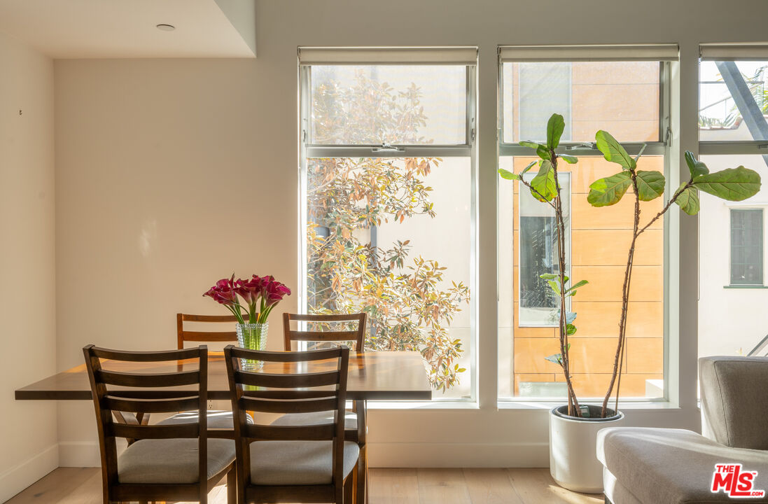 1250 N Harper Ave Unit: 411