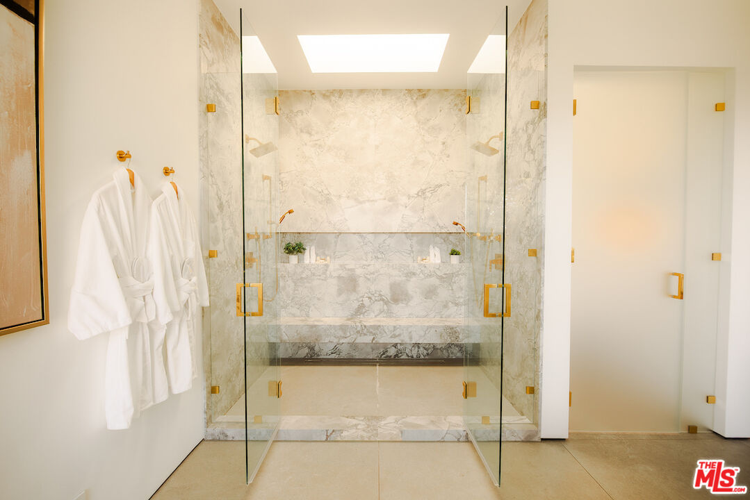 13331 Mulholland Dr, Beverly Hills