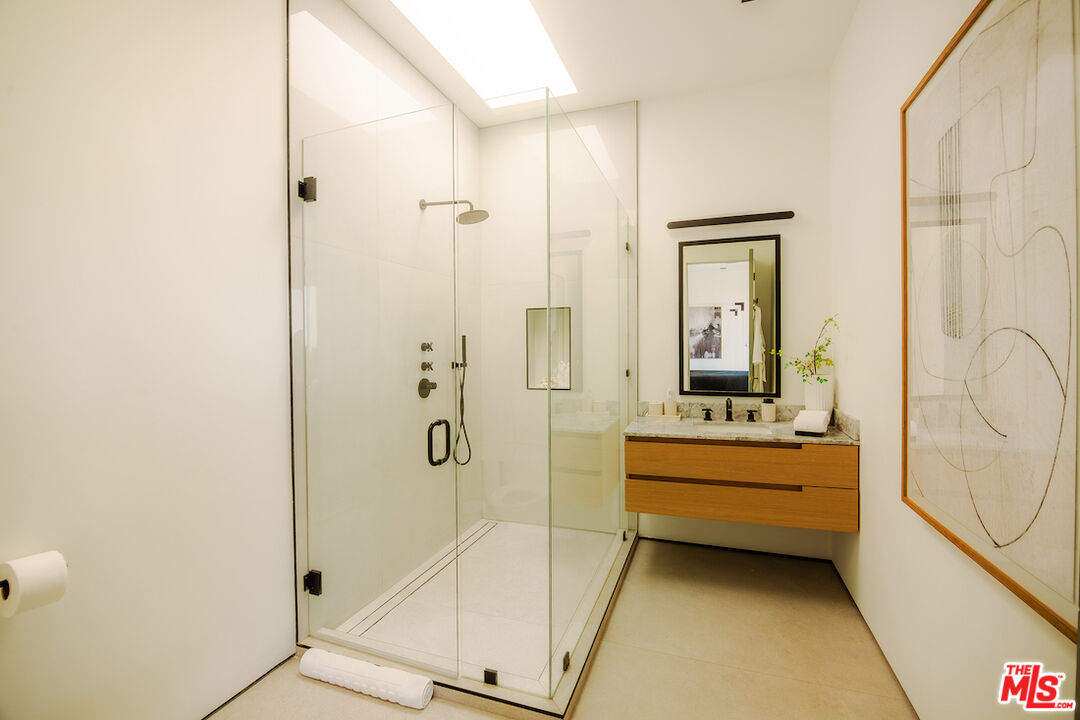 13331 Mulholland Dr, Beverly Hills