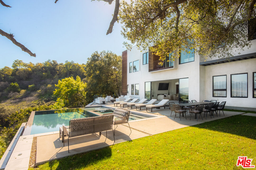 13331 Mulholland Dr, Beverly Hills