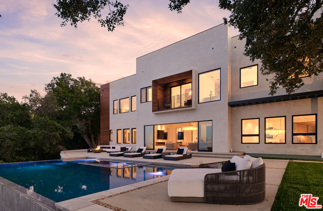 13331 Mulholland Dr, Beverly Hills