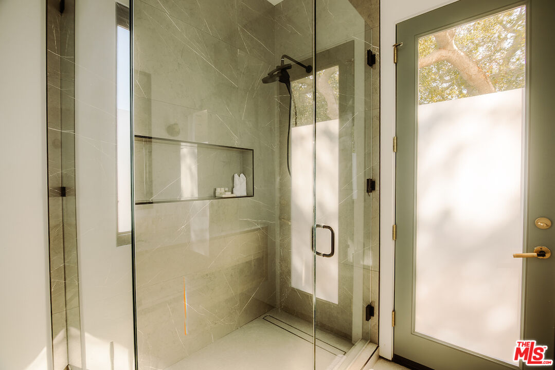 13331 Mulholland Dr, Beverly Hills