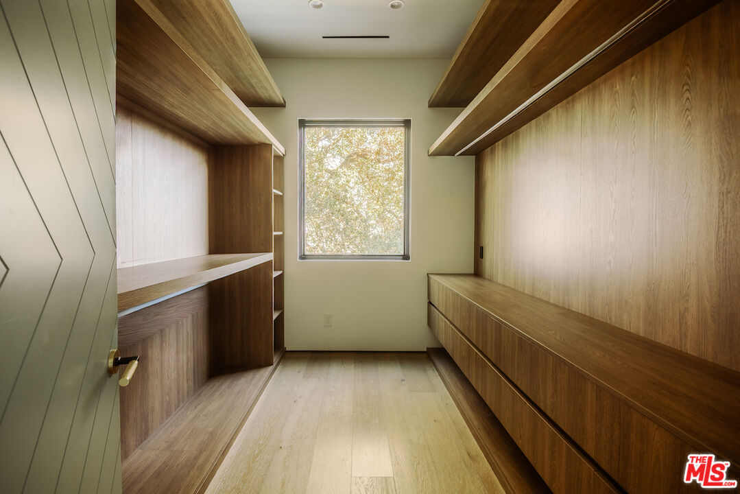 13331 Mulholland Dr, Beverly Hills