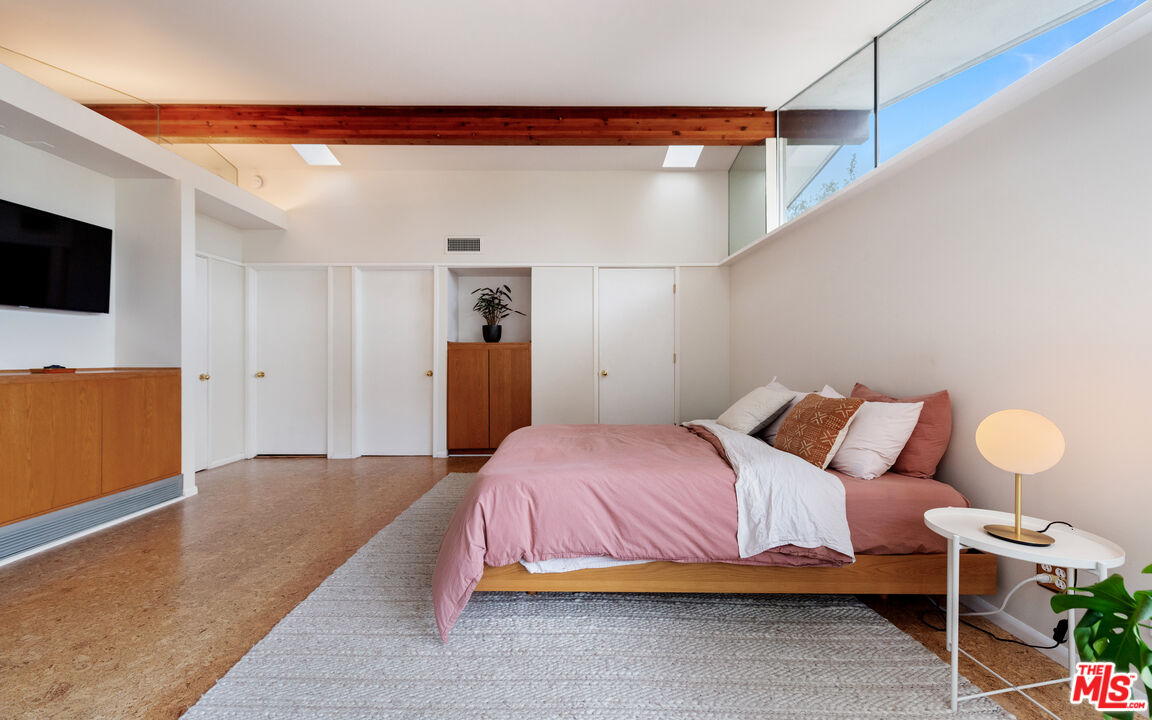 3858 Roble Vista Dr, Los Feliz