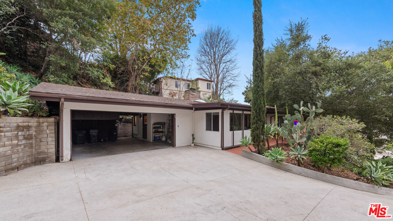 3858 Roble Vista Dr, Los Feliz