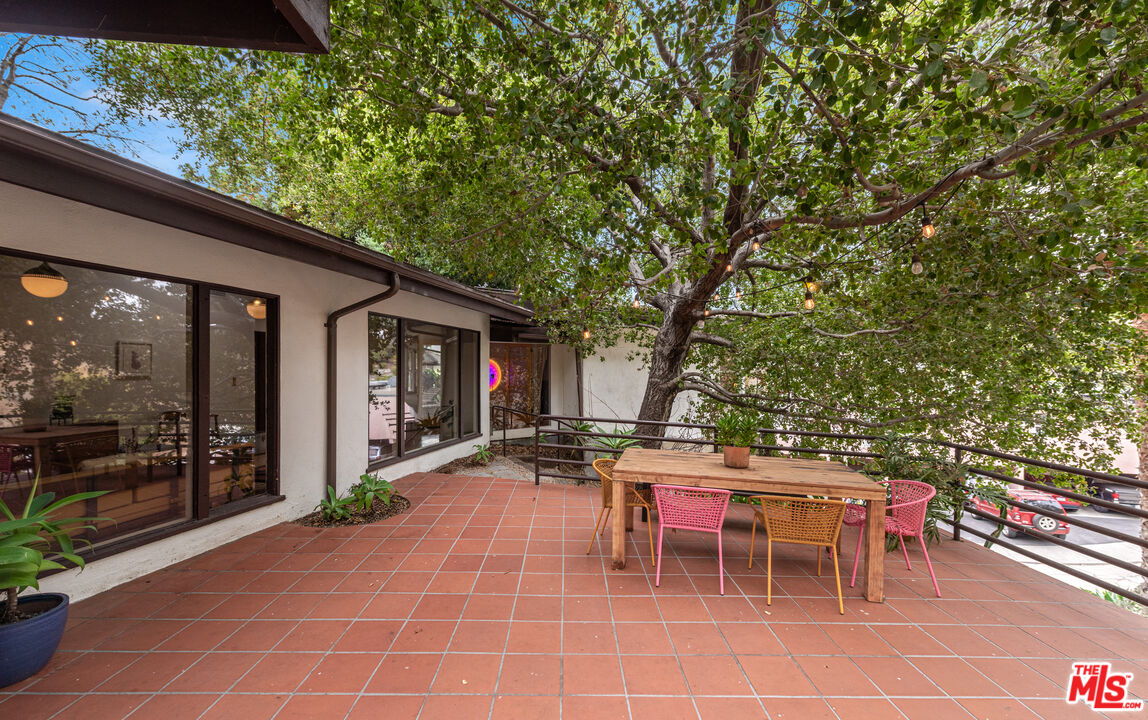 3858 Roble Vista Dr, Los Feliz