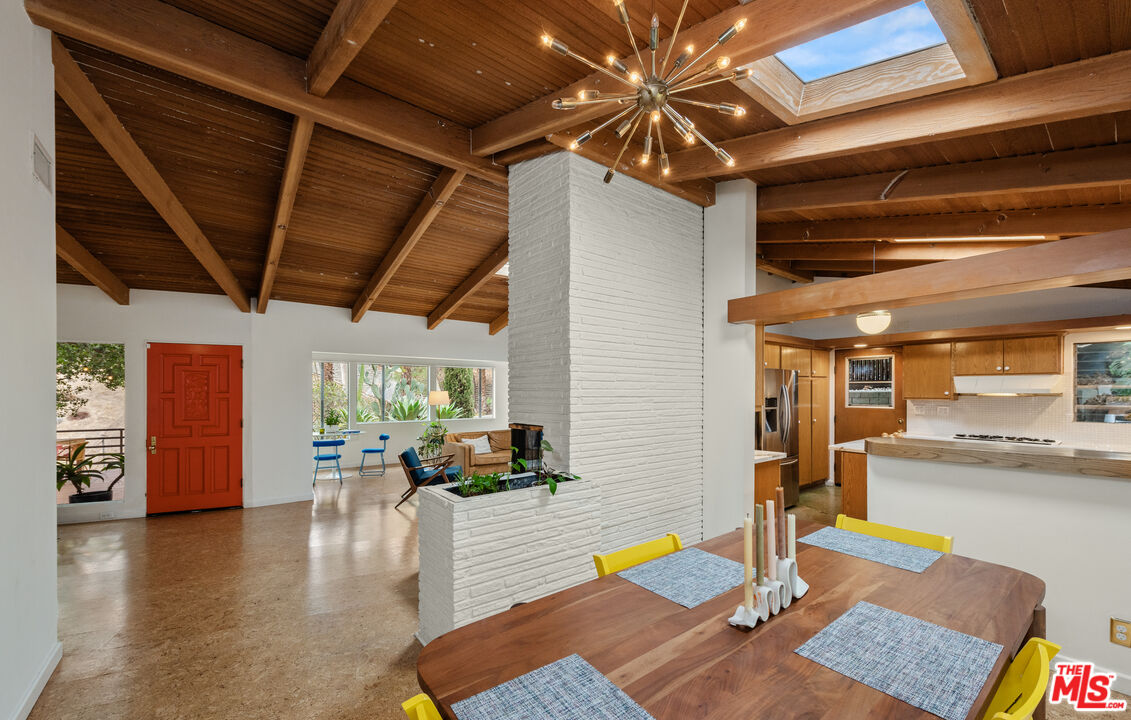 3858 Roble Vista Dr, Los Feliz