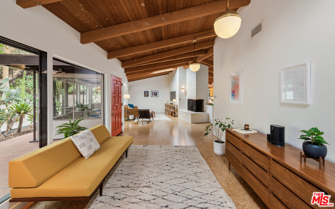 3858 Roble Vista Dr, Los Feliz