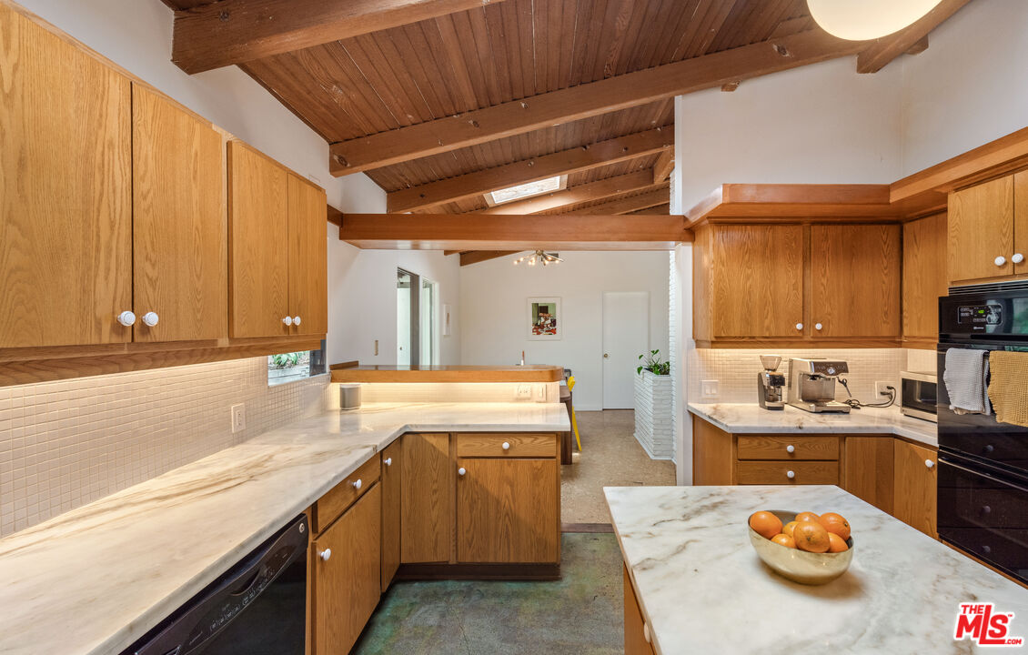 3858 Roble Vista Dr, Los Feliz