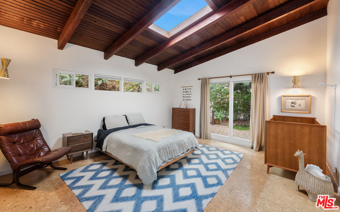 3858 Roble Vista Dr, Los Feliz