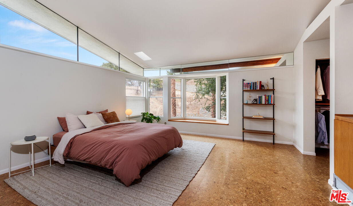 3858 Roble Vista Dr, Los Feliz