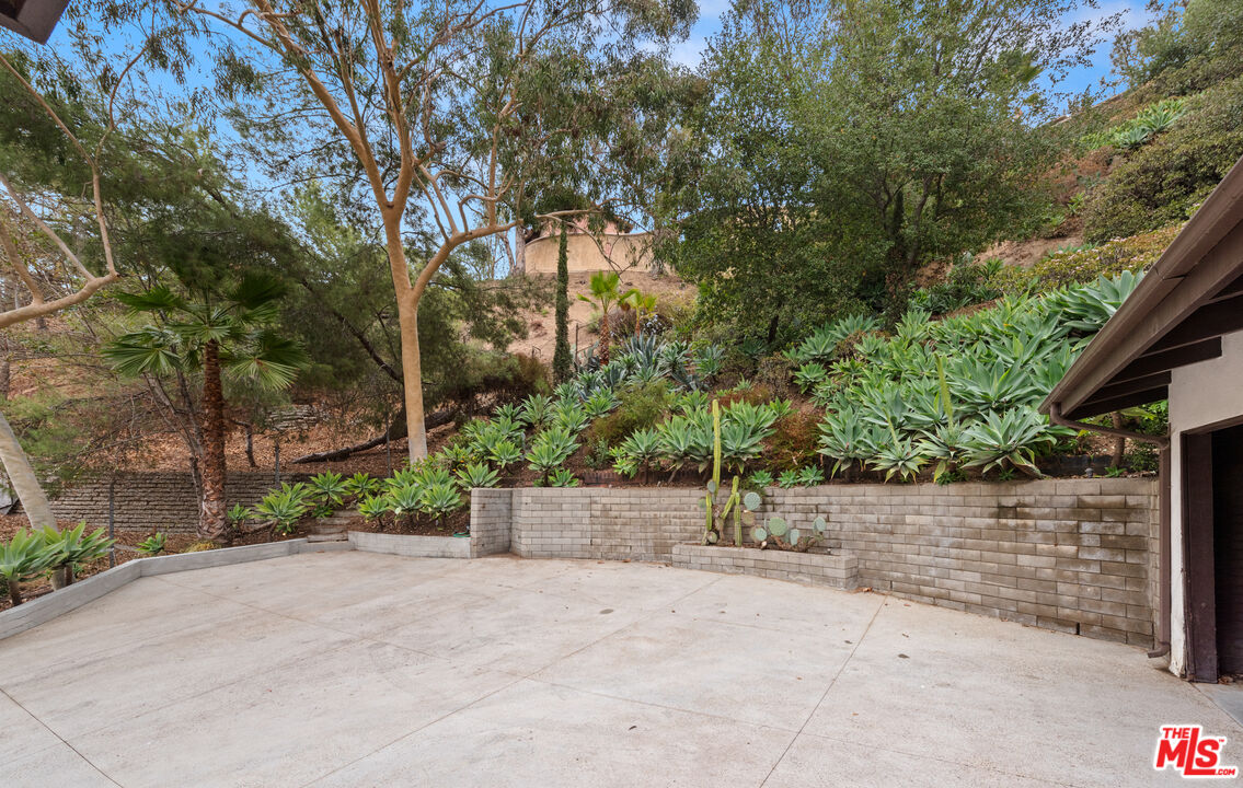 3858 Roble Vista Dr, Los Feliz