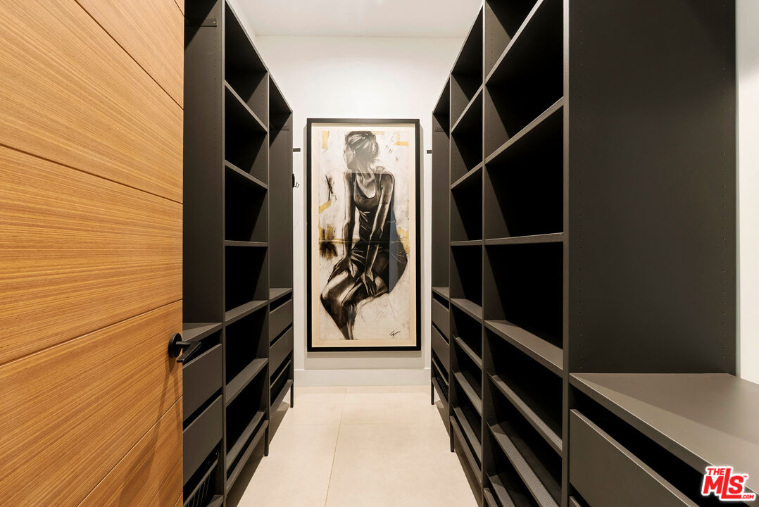 5186 Gloria Ave, Encino