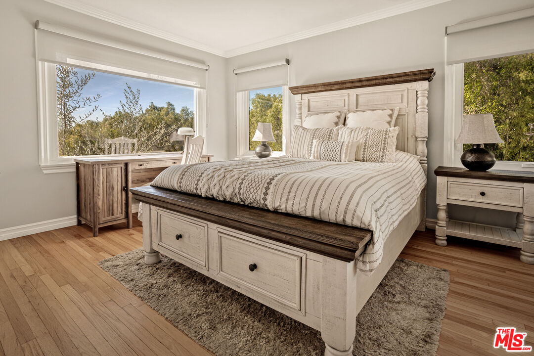 3835 Fairway Ave, Studio City 