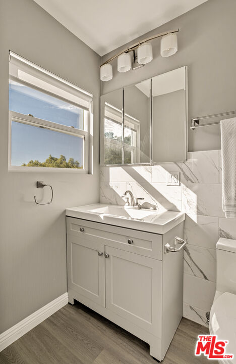 3835 Fairway Ave, Studio City 