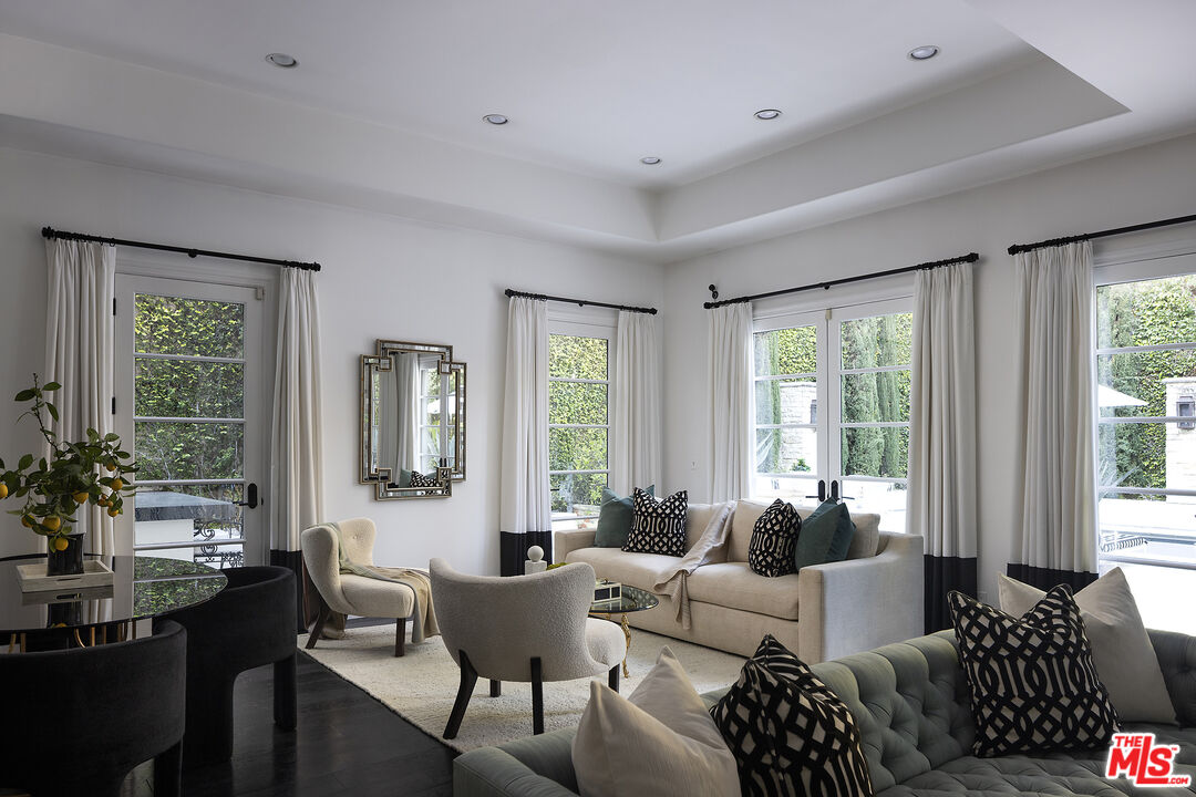 1600 Clear View Dr, Beverly Hills