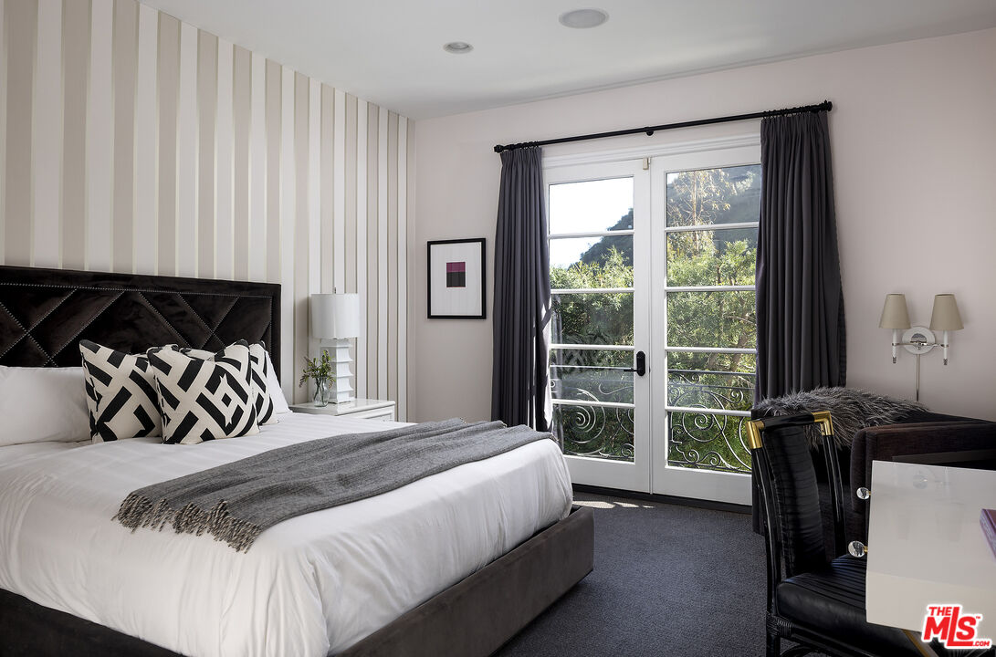 1600 Clear View Dr, Beverly Hills