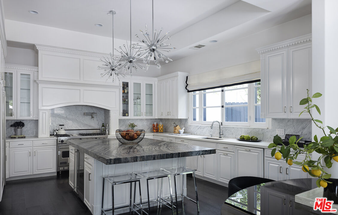 1600 Clear View Dr, Beverly Hills