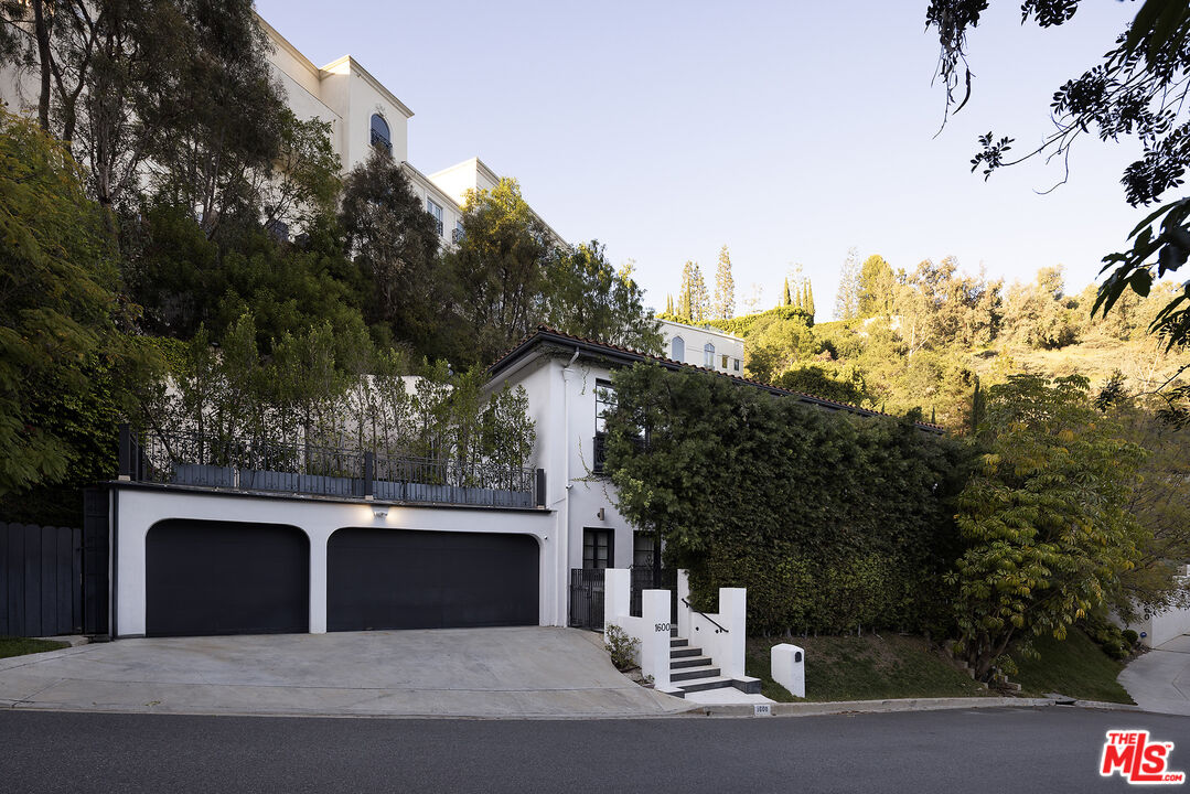 1600 Clear View Dr, Beverly Hills