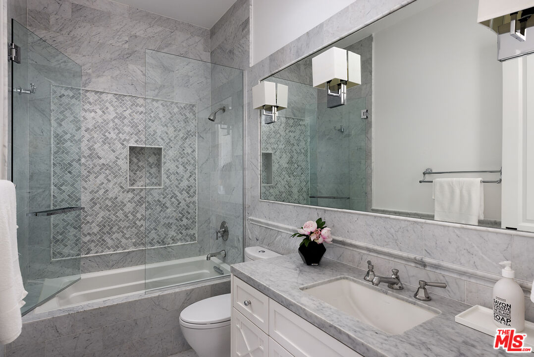 1600 Clear View Dr, Beverly Hills