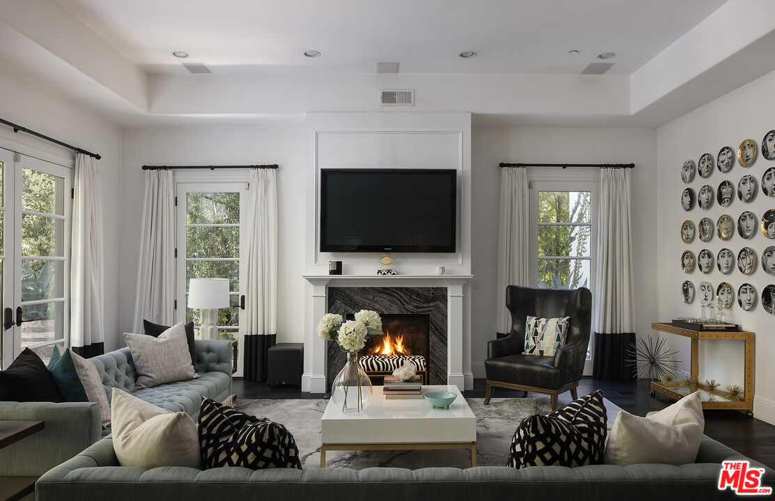 1600 Clear View Dr, Beverly Hills