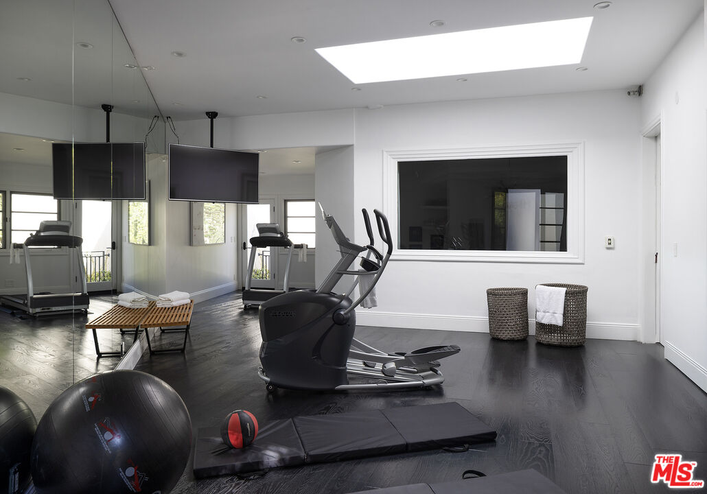 1600 Clear View Dr, Beverly Hills