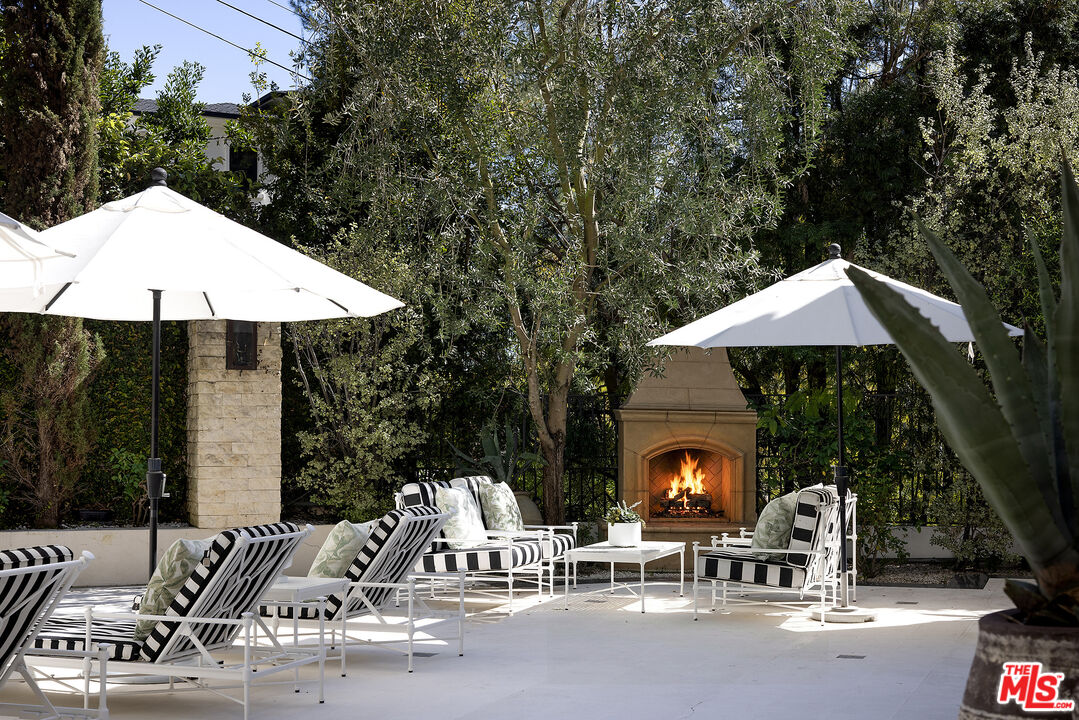 1600 Clear View Dr, Beverly Hills