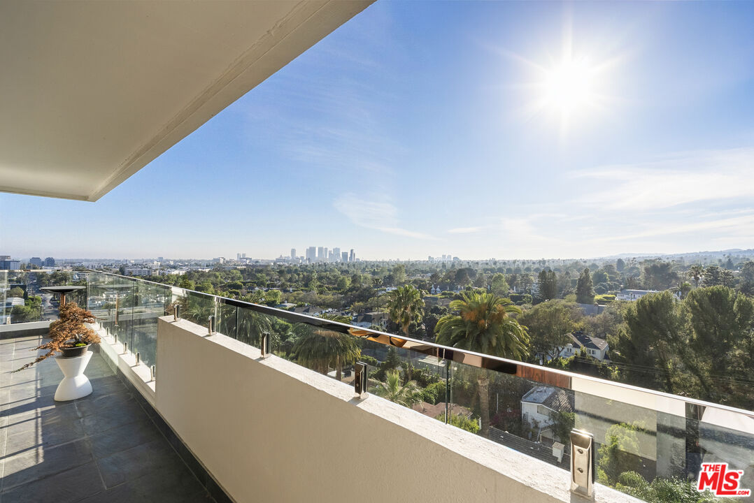 838 N Doheny Dr Unit: 1001, West Hollywood 
