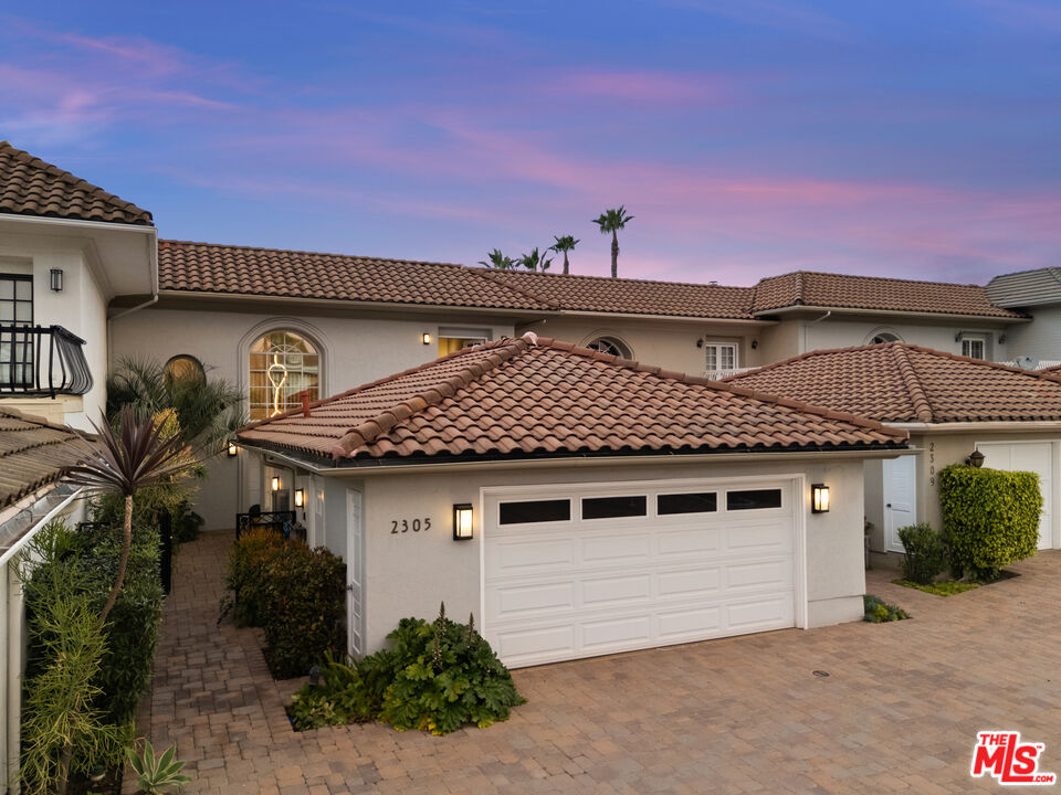 2305 Canyonback Rd