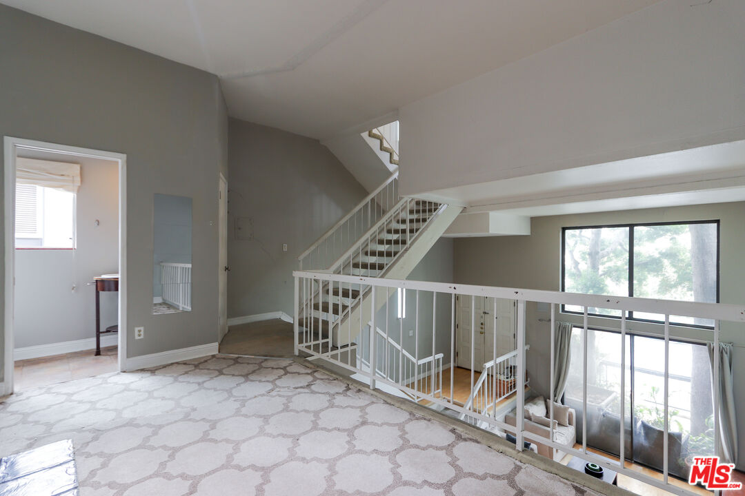 11753 Mayfield Ave Unit: 7