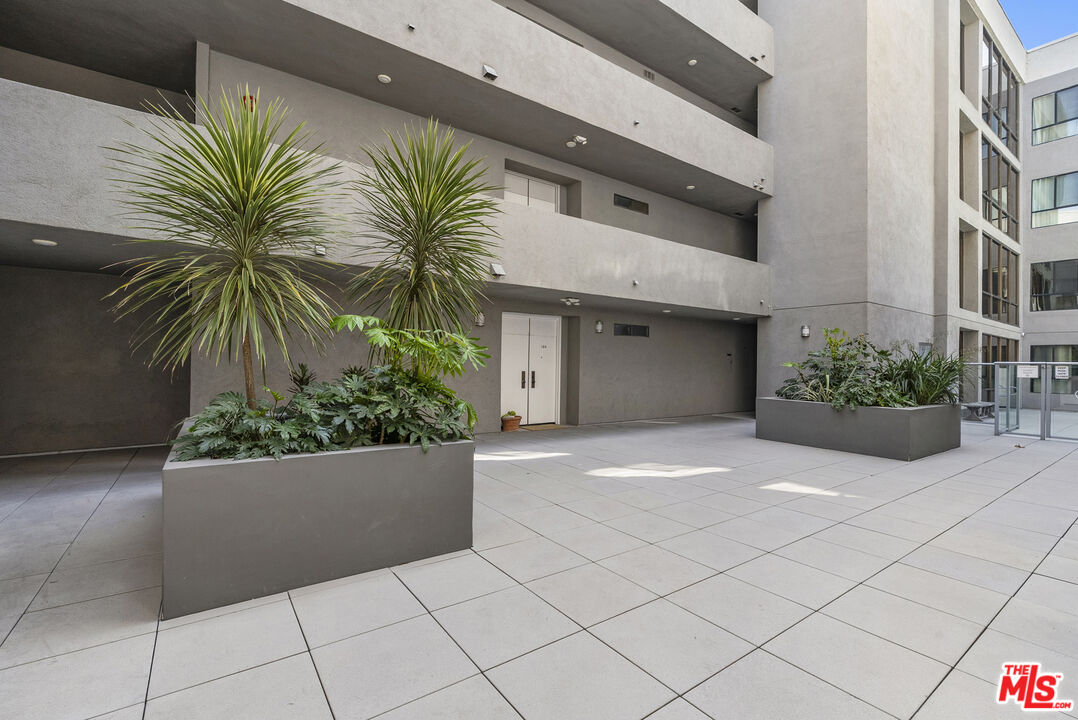 12115 San Vicente Blvd Unit: 111