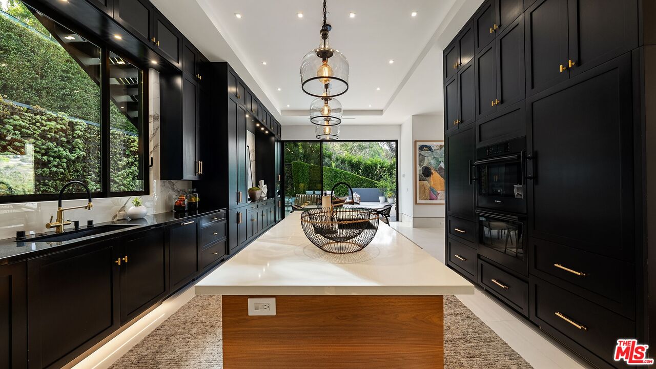 17335 Tramonto Dr, Pacific Palisades