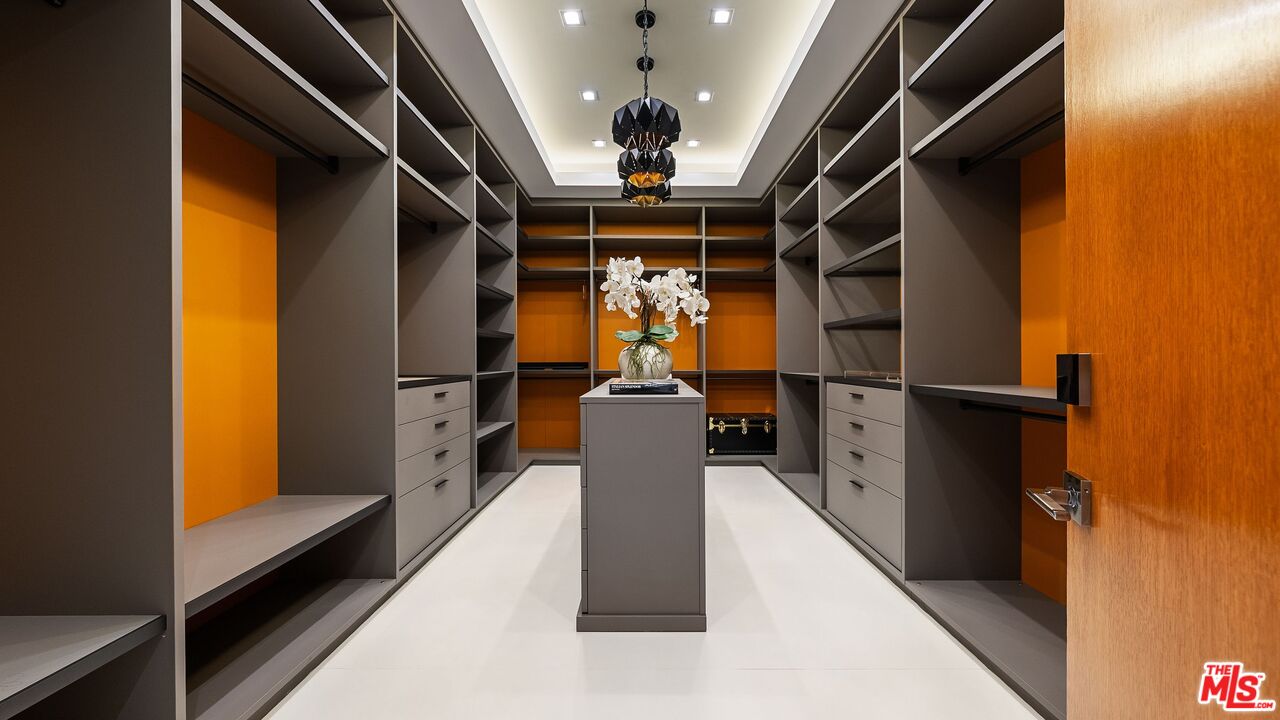 17335 Tramonto Dr, Pacific Palisades