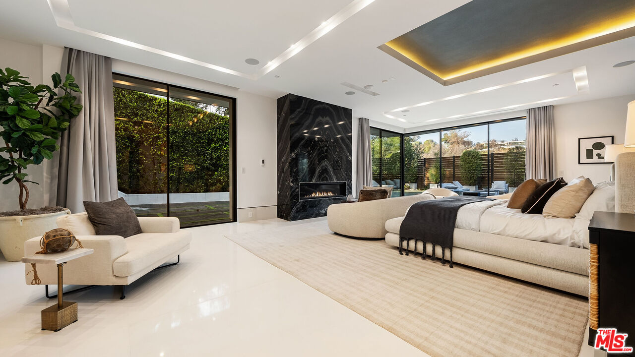 17335 Tramonto Dr, Pacific Palisades