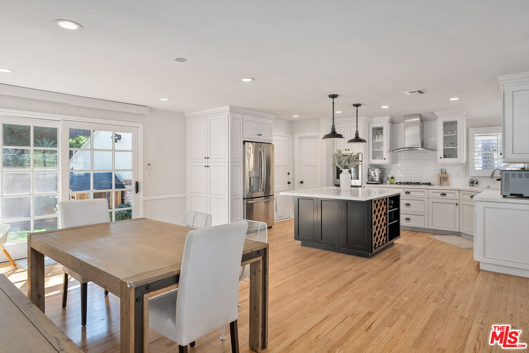 3734 Loadstone Dr, Sherman Oaks