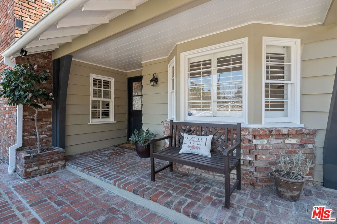 3734 Loadstone Dr, Sherman Oaks