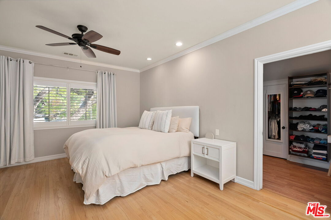 3734 Loadstone Dr, Sherman Oaks