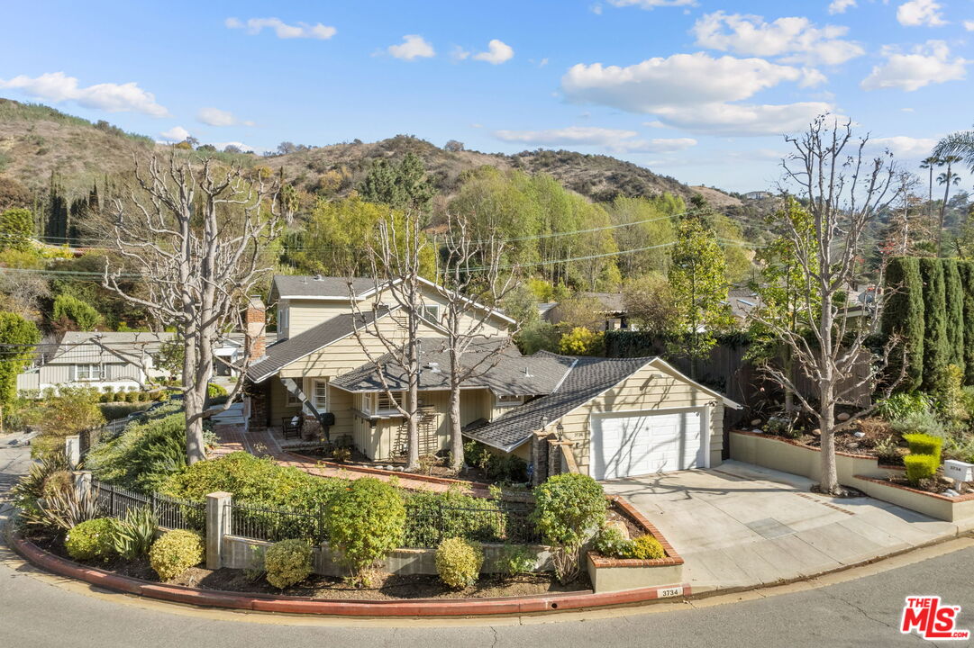 3734 Loadstone Dr, Sherman Oaks