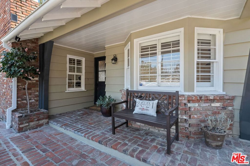 3734 Loadstone Drive, Sherman Oaks