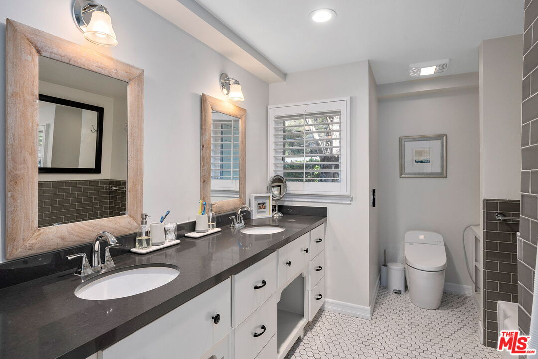 3734 Loadstone Dr, Sherman Oaks