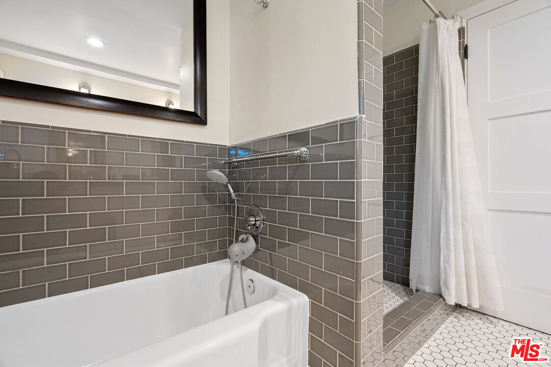 3734 Loadstone Dr, Sherman Oaks