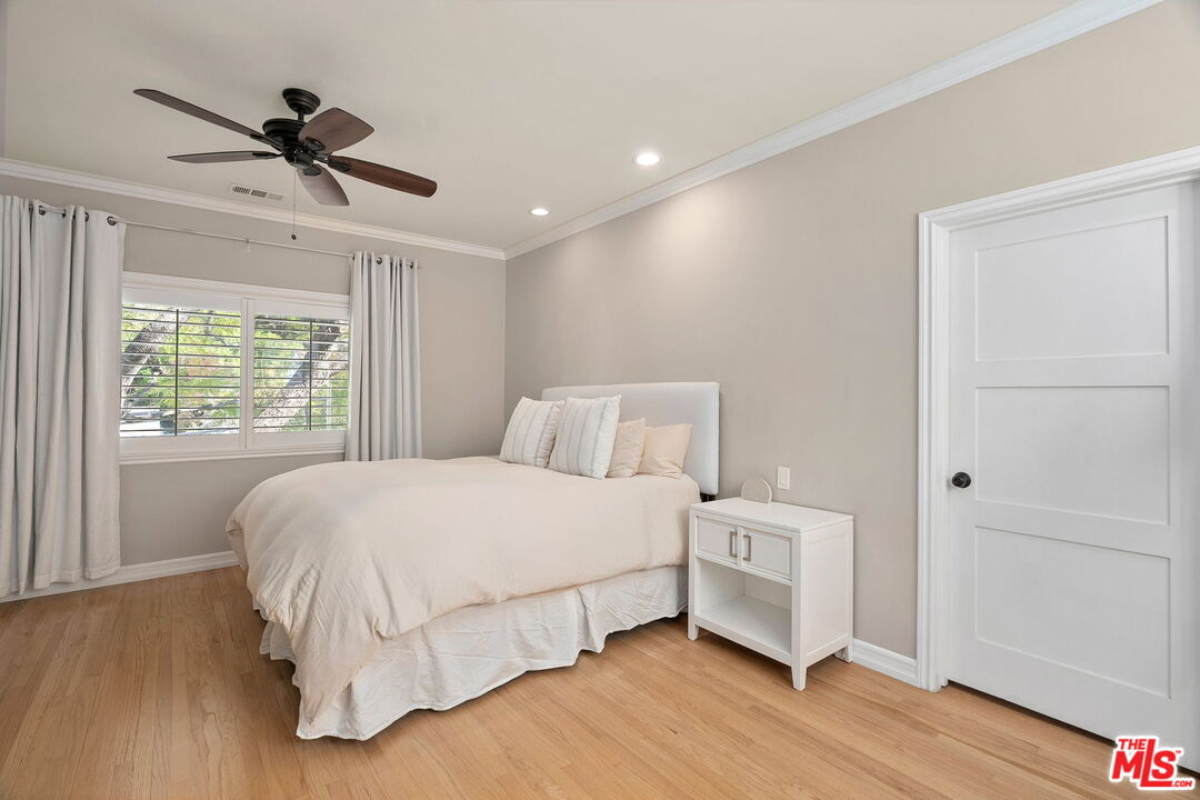 3734 Loadstone Dr, Sherman Oaks