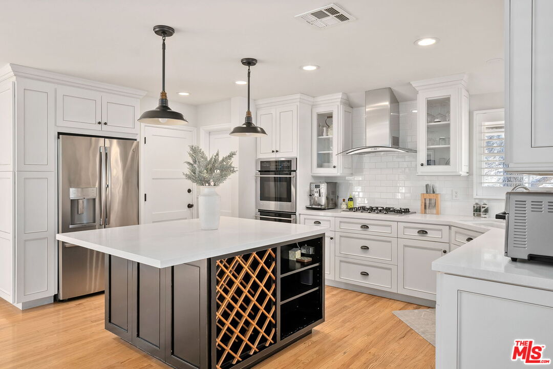 3734 Loadstone Dr, Sherman Oaks