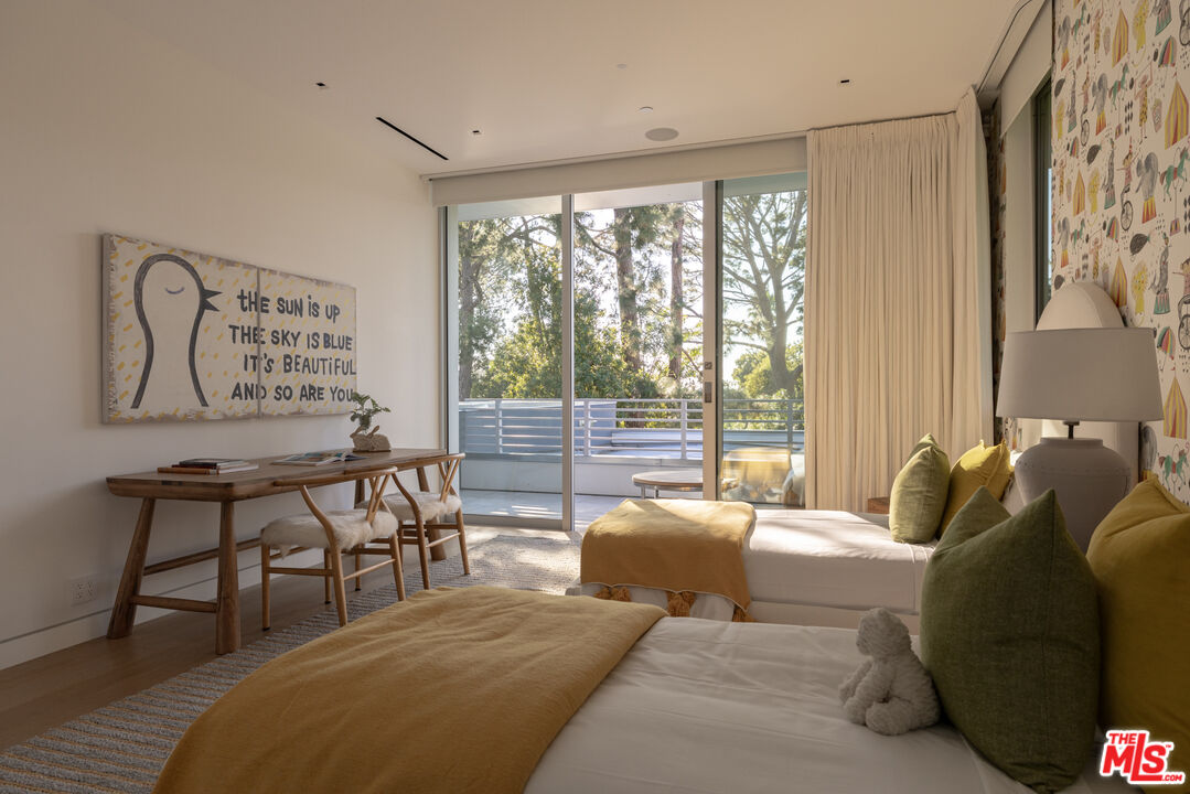 9011 Alto Cedro Dr, Beverly Hills