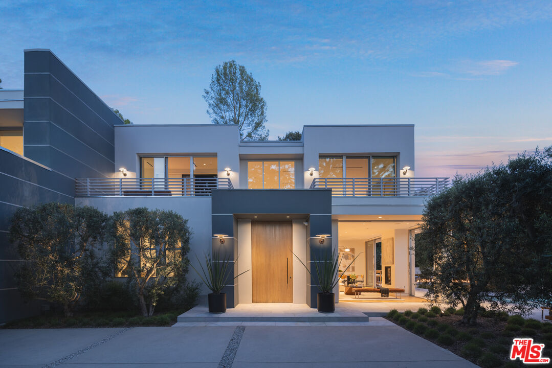 9011 Alto Cedro Dr, Beverly Hills