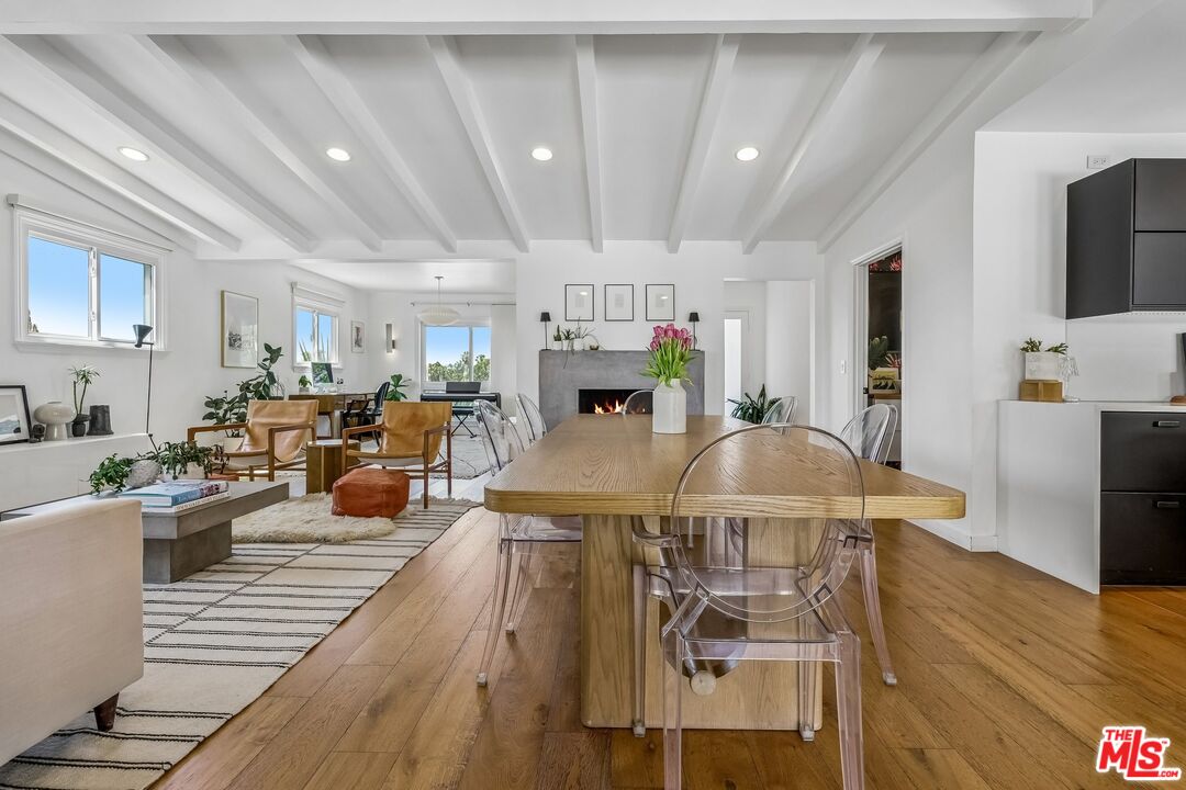 5646 S Sherbourne Dr