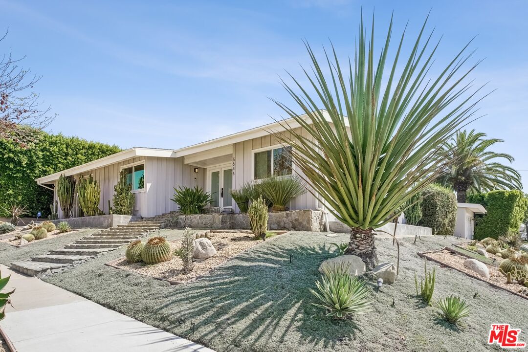 5646 S Sherbourne Dr