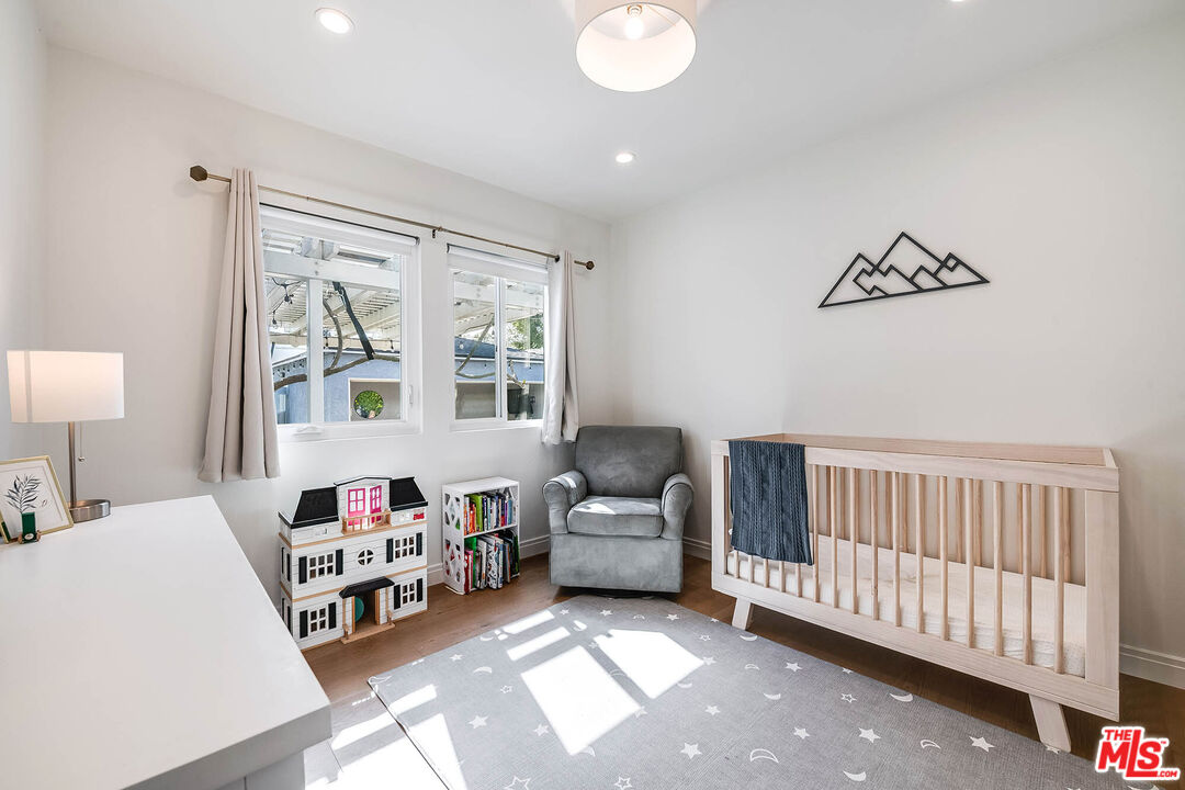 14716 Killion St, Sherman Oaks 