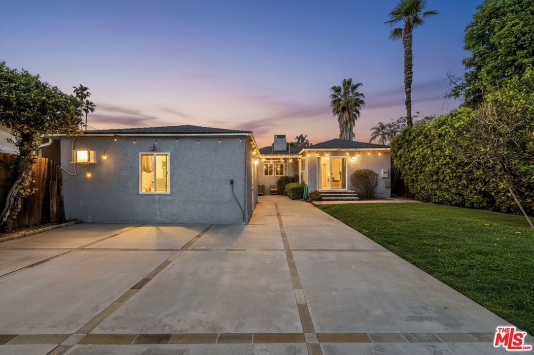 14716 Killion St, Sherman Oaks 