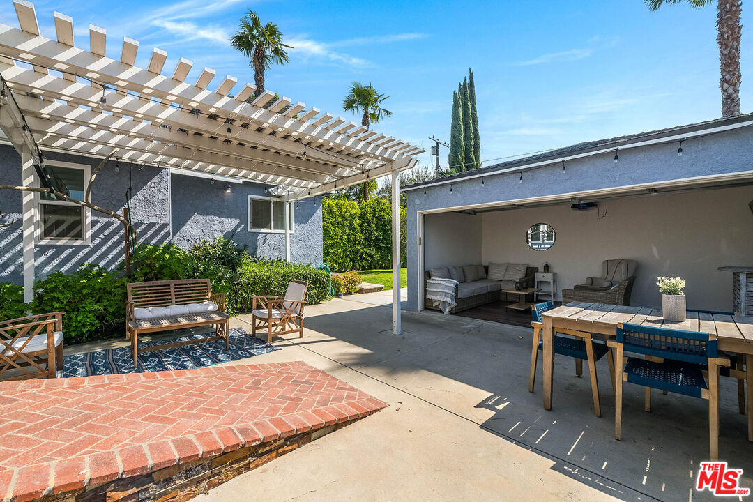 14716 Killion St, Sherman Oaks 